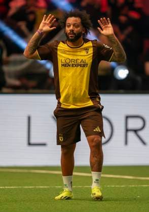 Marcelo (ehemaliger Fussballer von Real Madrid) mit Loreal (L OREAL) Werbung auf der Brust 23.11.2025, Fussball, The Icon League, GER, Bremen, ÖVB Arena Copyright: HMBxMedia xMarcoxBader