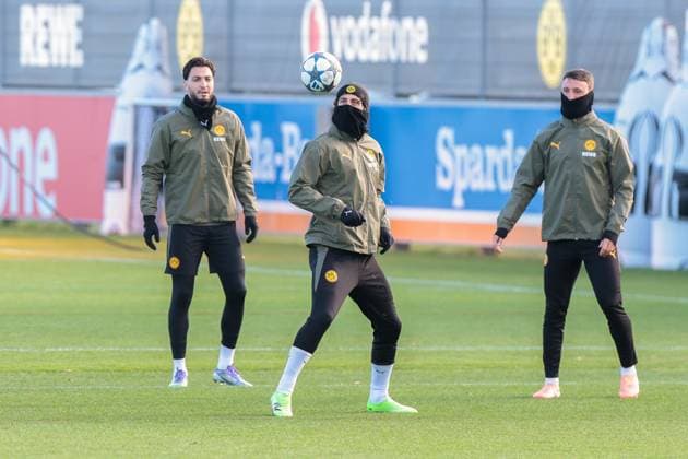 24.11.2025, Fussball, Saison 2025 2026, UCL, Abschlusstraining Borussia Dortmund, v. l. Ramy Bensebaini (Borussia Dortmund), Fabio Silva (Borussia Dortmund), Salih Özcan (Borussia Dortmund), Dortmund Trainingsgelände BVB NRW Deutschland xRHR-FOTO DEx Copyright: DennisxEwert RHR-FOTOx RHR-FOTO DE