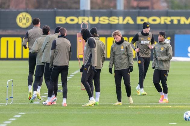 24.11.2025, Fussball, Saison 2025 2026, UCL, Abschlusstraining Borussia Dortmund, v. l. Cole Campbell (Borussia Dortmund), Maximilian Beier (Borussia Dortmund), Julien Duranville (Borussia Dortmund), Dortmund Trainingsgelände BVB NRW Deutschland xRHR-FOTO DEx Copyright: DennisxEwert RHR-FOTOx RHR-FOTO DE
