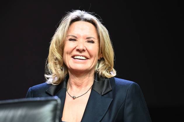 Silke SEIDEL, Aufsichtsratsvorsitzende, Prof. Dr. Bernhard Pellens, Aufsichtsratsmitglied, Hauptversammlung der Borussia Dortmund GmbH & Co. KGaA, Dortmunder Westfalenhalle, 24.11.2025 oÂ