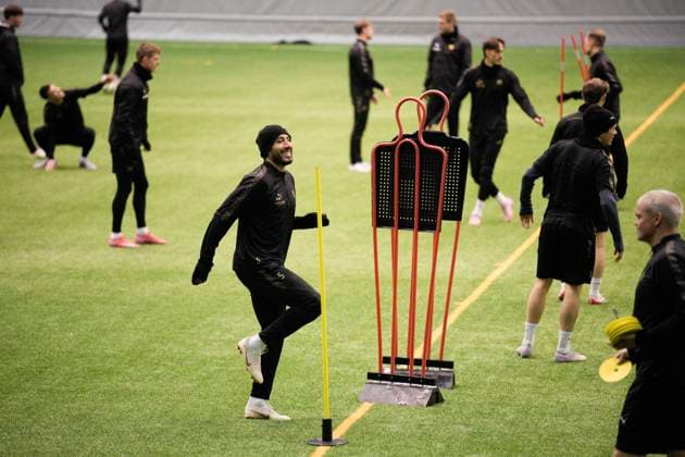 Bodo Glimt training Bodo 20251124 Bodo Glimt s training session in Nordlandshallen the day before the Champions League football match against Juventus Photo Stian Lysberg Solum NTB Bodo Norway EDITORIAL USE ONLY RESTRICTED USE FOR BETTING COMPANIES  Copyright: xStianxLysbergxSolumx xNTBx