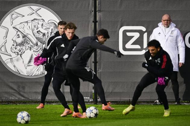 AMSTERDAM - Ajax coach Fred Grim during a training session at the Toekomst stadium in Amsterdam, Netherlands, in preparation for the Champions League match against Benfica, November 24, 2025. ANP OLAF KRAAK xVIxANPxSportx xxANPxIVx 542954105 originalFilename: 542954105.jpg