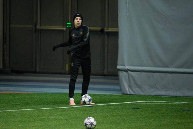 Bodo Glimt training Bodo 20251124 Jens Petter Hauge at the indoor training of Bodo Glimt in Nordlandshallen the day before the Champions League football match against Juventus Photo Stian Lysberg Solum NTB Bodo Norway EDITORIAL USE ONLY RESTRICTED USE FOR BETTING COMPANIES  Copyright: xStianxLysbergxSolumx xNTBx
