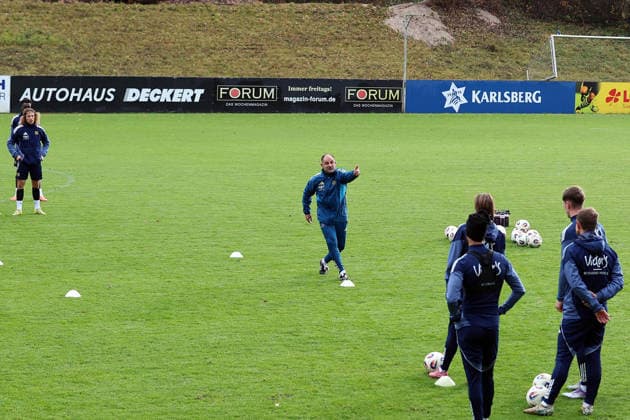 24.11.2025, xrekx, Fussball 3.Liga, 1.FC Saarbruecken - Training v.l. Dimitrios Moutas Co-Trainer (1.FC Saarbruecken) (DFL DFB REGULATIONS PROHIBIT ANY USE OF PHOTOGRAPHS as IMAGE SEQUENCES and or QUASI-VIDEO) Saarbruecken