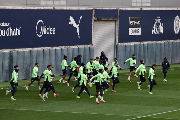 UEFA Champions League training session Matchday 5 of 8 Manchester City vs Bayer 04 Leverkusen Manchester City team during the UEFA Champions League training session Matchday 5 of 8 Manchester City vs Bayer 04 Leverkusen at Etihad Campus, Manchester, United Kingdom, 24th November 2025 (Photo by Mark Cosgrove News Images) Manchester Etihad Campus Manchester United, ManU Kingdom Copyright: xMarkxCosgrove NewsxImagesx