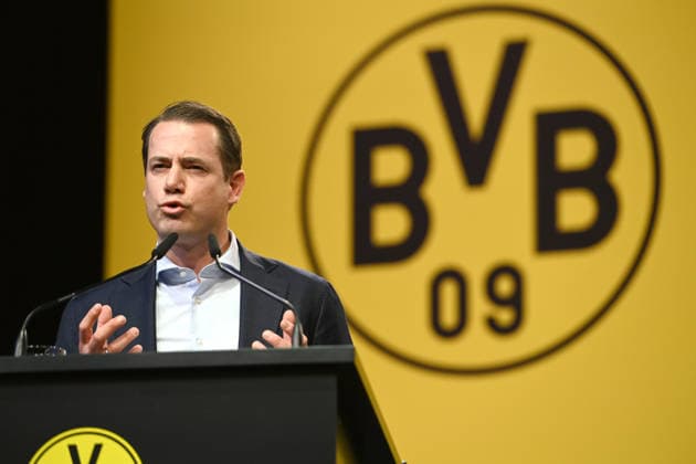 Lars RICKEN, Vorstandsmitglied, Hauptversammlung der Borussia Dortmund GmbH & Co. KGaA, Dortmunder Westfalenhalle, 24.11.2025 oÂ