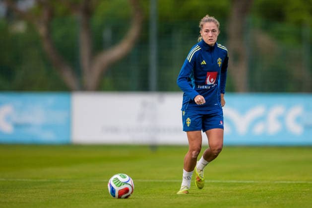 251124 Filippa Angeldahl of the women s national football team of Sweden at a training session on November 24, 2025 in Albufeira. Photo: Ludvig Thunman BILDBYRAN kod LT LT0751 fotboll football soccer fotball träning practice training sverige sweden dam bbeng sverige sweden  Copyright: LUDVIGxTHUNMAN BB251124LT001