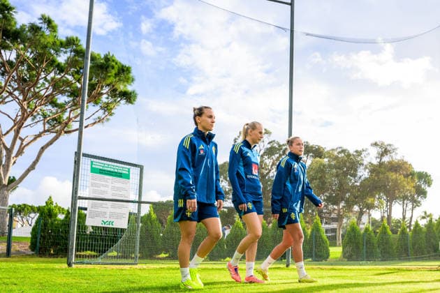 251124 Julia Zigiotti Olme, Stina Blackstenius and Filippa Angeldahl of the women s national football team of Sweden at a training session on November 24, 2025 in Albufeira. Photo: Ludvig Thunman BILDBYRAN kod LT LT0751 fotboll football soccer fotball träning practice training sverige sweden dam bbeng sverige sweden Copyright: LUDVIGxTHUNMAN BB251124LT019