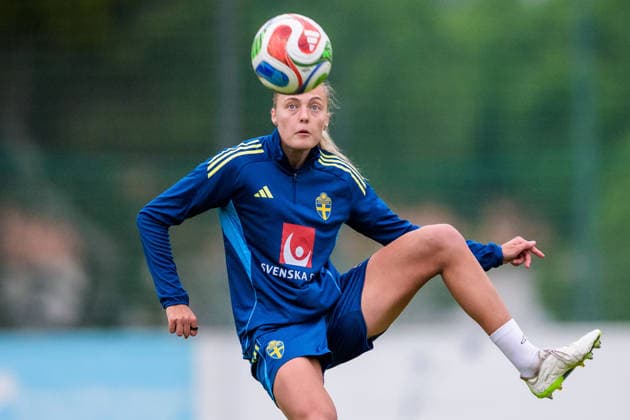 251124 Elma Junttila Nelhage of the women s national football team of Sweden at a training session on November 24, 2025 in Albufeira. Photo: Ludvig Thunman BILDBYRAN kod LT LT0751 fotboll football soccer fotball träning practice training sverige sweden dam bbeng sverige sweden Copyright: LUDVIGxTHUNMAN BB251124LT031