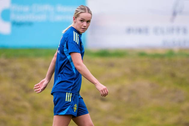 251124 Hanna Lundkvist of the women s national football team of Sweden at a training session on November 24, 2025 in Albufeira. Photo: Ludvig Thunman BILDBYRAN kod LT LT0751 fotboll football soccer fotball träning practice training sverige sweden dam bbeng sverige sweden Copyright: LUDVIGxTHUNMAN BB251124LT032