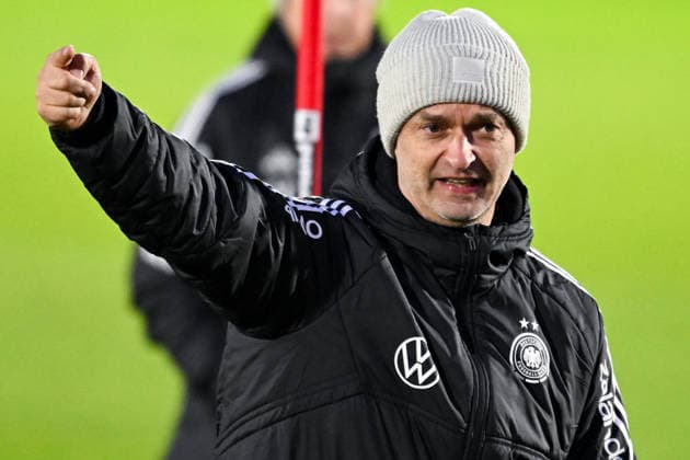 Christian Wück (Deutschland, Trainer) gestikuliert, GER, UEFA Nations League, Training der Frauen Fussball-Nationalmannschaft vor dem finalspiel Deutschland vs Spanien, 24.11.2025. GER, UEFA Nations League, Training der Frauen Fussball-Nationalmannschaft vor dem finalspiel Deutschland vs Spanien, 24.11.2025. Frankfurt am Main Copyright: xEibner-Pressefoto FlorianxWiegandx EP_FWD