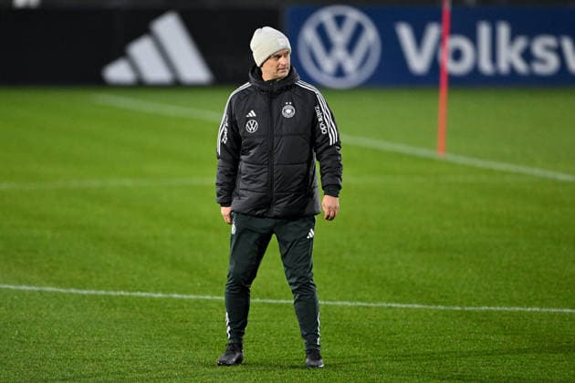 Christian Wück (Deutschland, Trainer) beim Training, GER, UEFA Nations League, Training der Frauen Fussball-Nationalmannschaft vor dem finalspiel Deutschland vs Spanien, 24.11.2025. GER, UEFA Nations League, Training der Frauen Fussball-Nationalmannschaft vor dem finalspiel Deutschland vs Spanien, 24.11.2025. Frankfurt am Main Copyright: xEibner-Pressefoto FlorianxWiegandx EP_FWD