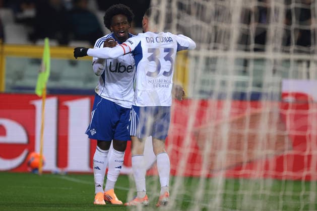 Turin, Italy, 24th November 2025. Jayden Addai of Como 1907 celebrates with team mate Lucas Da Cunha after scoring to give the side a 1-0 lead during the Torino vs Como 1907 Serie A match at Stadio Grande Torino, Turin. Picture credit should read: Jonathan Moscrop Sportimage EDITORIAL USE ONLY. No use with unauthorised audio, video, data, fixture lists, club league logos or live services. Online in-match use limited to 120 images, no video emulation. No use in betting, games or single club league player publications. SPI_035_JM_TORO_COMO SPI-4297-0035