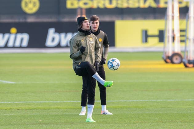 24.11.2025, Fussball, Saison 2025 2026, UCL, Abschlusstraining Borussia Dortmund, v. l. Fabio Silva (Borussia Dortmund), Aaron Anselmino (Borussia Dortmund), Dortmund Trainingsgelände BVB NRW Deutschland xRHR-FOTO DEx Copyright: DennisxEwert RHR-FOTOx RHR-FOTO DE