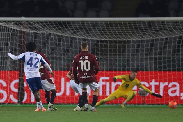 Turin, Italy, 24th November 2025. Jayden Addai of Como 1907 scores his second goal of the evening to give the side a 2-1 lead during the Torino vs Como 1907 Serie A match at Stadio Grande Torino, Turin. Picture credit should read: Jonathan Moscrop Sportimage EDITORIAL USE ONLY. No use with unauthorised audio, video, data, fixture lists, club league logos or live services. Online in-match use limited to 120 images, no video emulation. No use in betting, games or single club league player publications. SPI_048_JM_TORO_COMO SPI-4297-0048