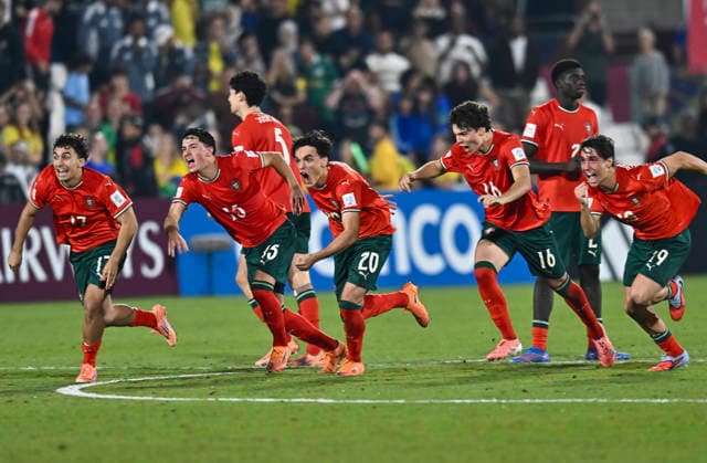 Portugal v Brazil : Semi-final- FIFA U-17 World Cup Qatar 2025 Players of Portugal celebrate victory in the penalty shootout during the FIFA U-17 World Cup Qatar 2025 Semi-final match between Portugal and Brazil in Doha, Qatar, on November 24, 2025. DOHA Qatar Copyright: xNOUSHADxTHEKKAYILx
