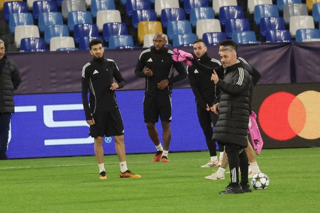 November 24, 2025, Naples, Napoli, Italy: Qurban Qurbanov coach of Quarabaknduring during training session head of match of the UEFA Champions League 2025 26, League Phase at Stadio Maradona on September 30, 2025 in Naples, Italy Naples Italy - ZUMAl131 20251124_zsp_l131_018 Copyright: xCiroxDexLucax