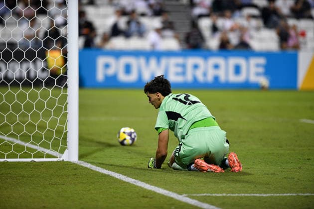 SOCCER - 2025 FIFA U17, U 17 World Cup DOHA,QATAR,24.NOV.25 - SOCCER - FIFA Under 17 World Cup Qatar 2025, Austria vs Italy. Image shows Alessandro Longoni (ITA).  GEPAxpictures xRanjithxKumar