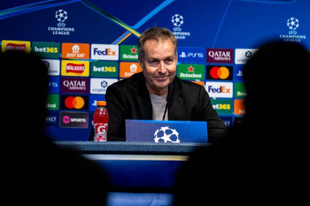 MANCHESTER, ENGLAND - NOVEMBER 24: Bayer 04 Leverkusen head coach Kasper Hjulmand during a press conference, PK, Pressekonferenz ahead of the UEFA Champions League 2025 26 League Phase MD5 match between Manchester City and Bayer 04 Leverkusen at the City of Manchester Stadium on November 24, 2025 in Manchester, England. (Photo by Rene Nijhuis) SPO  Copyright: xRenexNijhuis