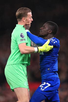 Football - Premier League - Manchester United, ManU v Everton 24th November 2025 - Premier League - Manchester United v Everton - Everton goalkeeper Jordan Pickford and Idrissa Gueye clash resulting in a red card for Gueye - Photo: Simon Stacpoole Offside. Manchester UK Copyright: xSimonxStacpoolexOffside