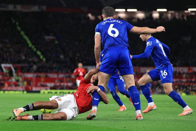 Football - Premier League - Manchester United, ManU v Everton 24th November 2025 - Premier League - Manchester United v Everton - Bryan Mbeumo of Manchester United and James Tarkowski of Everton - Photo: Simon Stacpoole Offside. Manchester UK Copyright: xSimonxStacpoolexOffside