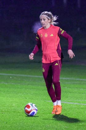 24.11.2025, xgrfx, Fussball DFB Medientermine, DFB Deutsche Frauennationalmannschaft - Training v.l. Kathrin Hendrich (Deutsche Frauennationalmannschaft) (DFL DFB REGULATIONS PROHIBIT ANY USE OF PHOTOGRAPHS as IMAGE SEQUENCES and or QUASI-VIDEO) Frankfurt am Main