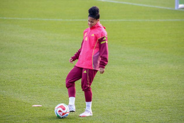 25.11.2025, xgrfx, Fussball DFB Medientermine, DFB Deutsche Frauennationalmannschaft - Training v.l. Shekeira Martinez (Deutsche Frauennationalmannschaft) (DFL DFB REGULATIONS PROHIBIT ANY USE OF PHOTOGRAPHS as IMAGE SEQUENCES and or QUASI-VIDEO) Frankfurt am Main
