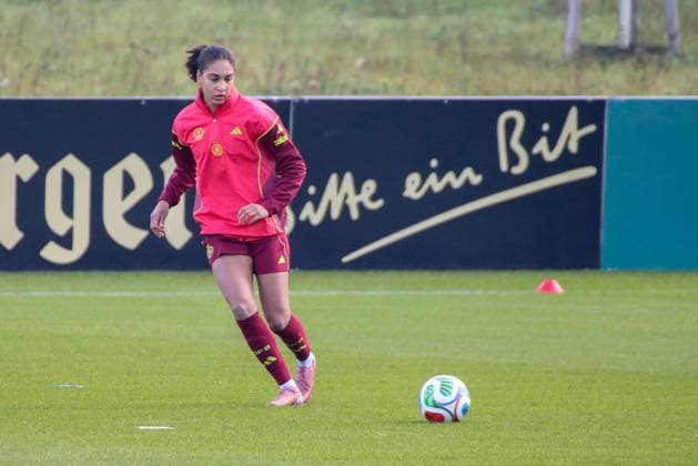 25.11.2025, xgrfx, Fussball DFB Medientermine, DFB Deutsche Frauennationalmannschaft - Training v.l. Cora Zicai (Deutsche Frauennationalmannschaft) (DFL DFB REGULATIONS PROHIBIT ANY USE OF PHOTOGRAPHS as IMAGE SEQUENCES and or QUASI-VIDEO) Frankfurt am Main