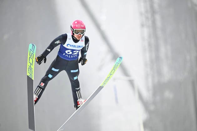 FALUN, SVERIGE 20251125 Tysklands Felix Hoffmann pa femte plats i kvalifikationen inför kvällens tävling i Världscupen i backhoppning för herrar, normal backe, pa Lugnet stadion i Falun. FALUN SVERIGE x10080x *** FALUN, SWEDEN 20251125 Germanys Felix Hoffmann in fifth place in qualifying for tonights mens World Cup hill jumping competition, normal hill, at Lugnet Stadium in Falun FALUN SWEDEN x10080x  Copyright: xFredrikxSandberg TTx VÄRLDSCUPEN I BACKHOPPNING NORMAL BACKE