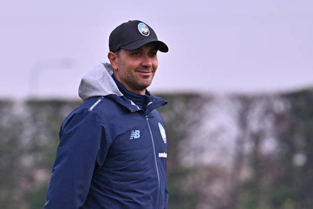 November 25, 2025, Zingonia, Lombardia: Atalanta s coach Raffaele Palladino during a training session on the eve of the UEFA Champions League soccer match between Atalanta BC and Eintracht Frankfurt at Bortolotti Training Center in Zingonia, Italy, 25 November 2025. .ANSA MICHELE MARAVIGLIA. UEFA Champions League; Atalanta-Eintracht Frankfurt  - ZUMAa110 20251125_zaf_a110_004 Copyright: xMichelexMaravigliax