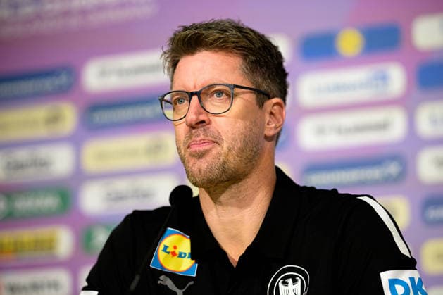 Handball, Frauen Deutschland - Training - Pressekonferenz Trainer Markus Gaugisch (Deutschland) Stuttgart Porsche Arena Baden-Württemberg Deutschland