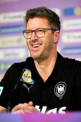 Handball, Frauen Deutschland - Training - Pressekonferenz Trainer Markus Gaugisch (Deutschland) Stuttgart Porsche Arena Baden-Württemberg Deutschland