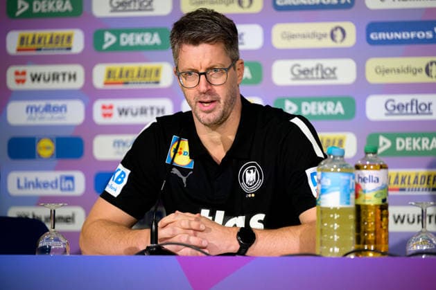 Handball, Frauen Deutschland - Training - Pressekonferenz Trainer Markus Gaugisch (Deutschland) Stuttgart Porsche Arena Baden-Württemberg Deutschland