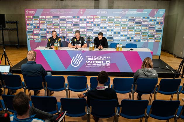 Handball, Frauen Deutschland - Training - Pressekonferenz Übersicht Stuttgart Porsche Arena Baden-Württemberg Deutschland