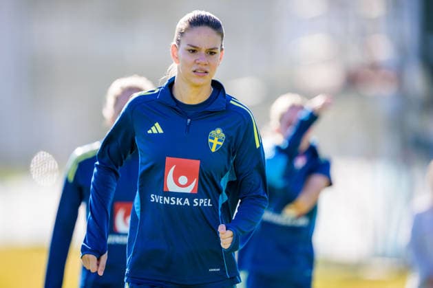 251125 Bella Andersson of the women s national football team of Sweden at a training session on November 25, 2025 in Albufeira. Photo: Ludvig Thunman BILDBYRAN kod LT LT0752 fotboll football soccer fotball träning practice training sverige sweden dam bbeng sverige sweden Copyright: LUDVIGxTHUNMAN BB251125LT002