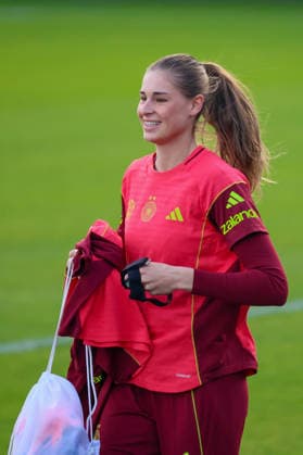 Frankfurt, Deutschland 25. November 2025: Fußball-Frauen-Nationalmannschaft - Training - 25.11.2025 Im Bild: Jule Brand (Deutschland) DFB regulations prohibit any use of photographs as image sequences and or quasi-video DFB Campus Hessen Copyright: xFotostandx xFantinix