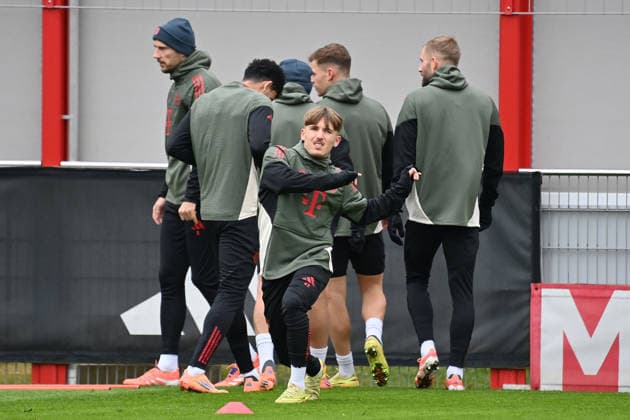 Lennart KARL (Bayern Muenchen),,Aktion, Abschlusstraining am 25.11.2025l Fussball Champions League,Saison 2025 26, Ligaphase FC Arsenal - FC Bayern Muenchen am 26.11.2025.