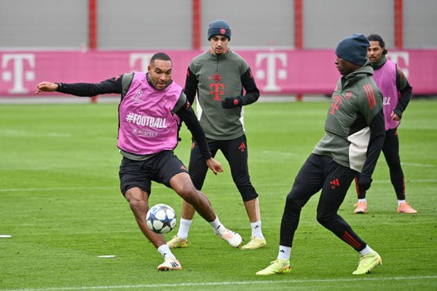 v.li:Jonathan TAH (Bayern Muenchen),Aleksandar PAVLOVIC (Bayern Muenchen), Nicolas JACKSON (Bayern Muenchen). Aktion,Zweikampf. Abschlusstraining am 25.11.2025l Fussball Champions League,Saison 2025 26, Ligaphase FC Arsenal - FC Bayern Muenchen am 26.11.2025.