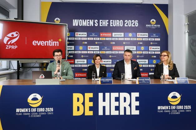 WARSZAWA 25.11.2025 KONFERENCJA PRASOWA ZWIAZKU PILKI RECZNEJ W POLSCE - MISTRZOSTWA EUROPY KOBIET 2026 --- press conference, PK, Pressekonferenz OF THE POLISH HANDBALL FEDERATION - WOMENS EHF EURO 2026 MACIEJ SZAREK MONIKA LISTKIEWICZ SLAWOMIR SZMAL JOANNA COMBERSKA FOT. ANNA KLEPACZKO FOTOPYK NEWSPIX.PL --- newspix.pl POLAND OUT! 