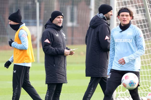 DEU, DFL, 2. FBL Hertha BSC, Training, 25.11.2025, Sportforum, Berlin, DEU, DFL, 2. FBL Hertha BSC, Training, im Bild Cheftrainer Stefan Leitl (Hertha BSC Berlin), Co-Trainer Andre Mijatovic (Hertha BSC Berlin), Fabian Reese (Hertha BSC Berlin 11) DFL - regulations prohibit any use of Photographs as image sequences and or quasi-video