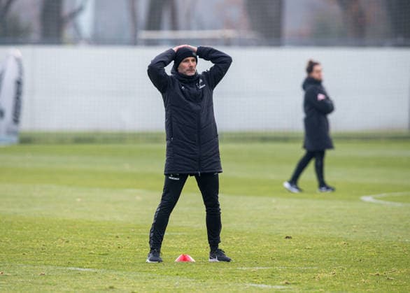 Fussball, Herren, Saison 2025 26, 2. Bundesliga, Hertha BSC, Training, Trainer Stefan Leitl (Hertha BSC), 25.11. 2025,