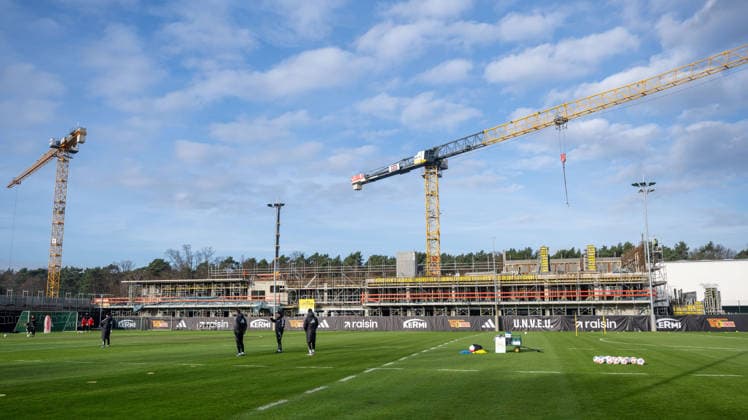 Fußball, Herren, Saison 2025 2026, 1. Bundesliga, 1. FC Union Berlin, Training, Baustelle des zukünftigen Funktionsgebäudes für die Profi-Frauen und Männer, 25.11. 2025, Copyright: xMatthiasxKochx