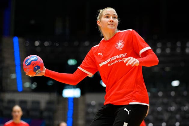 Handball, Frauen Deutschland - Training Torhueterin Katharina Filter (Deutschland) Stuttgart Porsche Arena Baden-Württemberg Deutschland