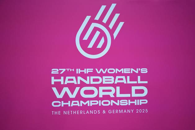 Handball, Frauen Deutschland - Training Logo Handball World Championship, WM, Weltmeisterschaft WM, Symbol, Feature Stuttgart Porsche Arena Baden-Württemberg Deutschland