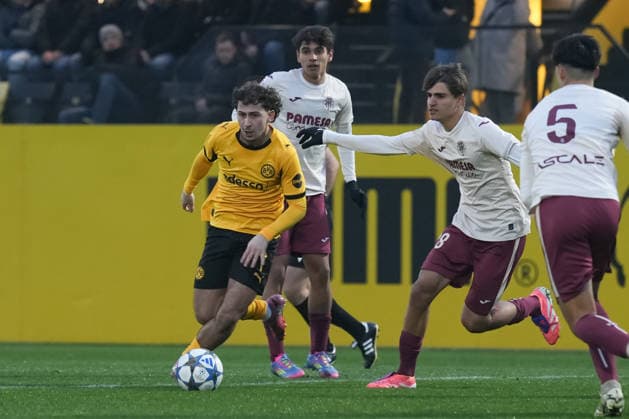 Dienstag, 25.11.2025 Saison 2025 2026 5. Spieltag UEFA Youth League im BVB Fußballpark Hohenbuschei, Dortmund, Germany. BV Borussia Dortmund U19 - Villarreal FC U19. Taycan Macid Etcibasi (BVB)