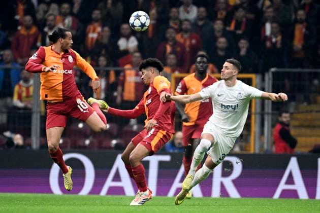 Galatasaray v Royale Union Saint-Gilloise - UEFA Champions League ISTANBUL, TURKEY - NOVEMBER 25 : Sane Leroy midfielder of Galatasaray, Florucz Raul Alexander forward of Union Saint-Gilloise uring the UEFA Champions League 2025 26 League Phase MD5 match between Galatasaray and Royale Union Saint-Gilloise on November 25, 2025 in Istanbul, Turkey, 25 11 2025 Istanbul Turkey  Copyright: xPeterxDexVoechtx