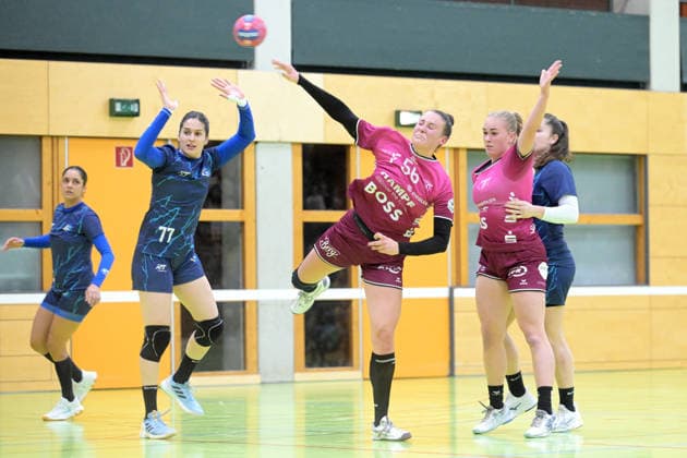 Carolin Huebner (TusSies Metzingen, 56) Wurf Tor TusSies Metzingen vs. Brasilien, Handball, Testspiel, Saison 2025 2026, 25.11.2025 TusSies Metzingen vs. Brasilien, Handball, Testspiel, Saison 2025 2026, 25.11.2025 Holzgerlingen Copyright: xEibner-Pressefoto TobiasxBaurx EP_TBR
