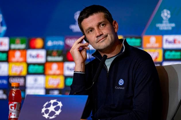 FC Internazionale Milano Training Session And press conference, PK, Pressekonferenz - UEFA Champions League 2025 26 League Phase MD5 Cristian Chivu, Head Coach of FC Internazionale, speaks during the Press Conference ahead of the UEFA Champions League 2024 25 match against Atletico de Madrid at Estadio Riyadh Air Metropolitano on November 25, 2025 in Madrid, Spain. Madrid Estadio Riyadh Air Metropolitano Madrid Spain Copyright: xAlbertoxGardinx AGardin_20251125_Foot_Champ_Inter_Press_0215