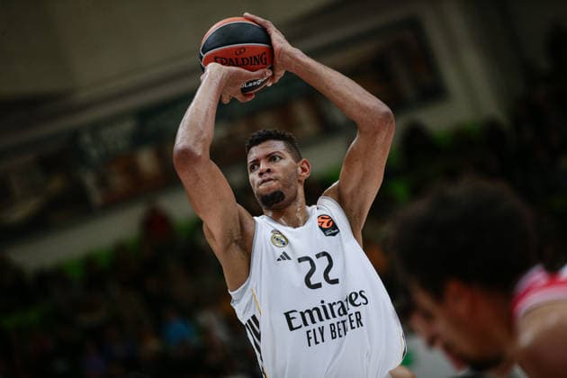 Real Madrid s Edu Tavares shooting during the Euroleague game between Hapoel IBI Tel Aviv vs Real Madrid - Arena Botevgrad in Botevgrad, Bulgaria on November 25, 2025  Copyright: xIvanxSxIvanov IPAxSportx xipa-agency.netx xx IPA_68373064 IPA_Agency_IPA68373064