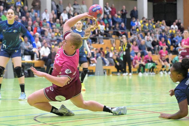 Svenja Demmel (TusSies Metzingen, 21) TusSies Metzingen vs. Brasilien, Handball, Testspiel, Saison 2025 2026, 25.11.2025 TusSies Metzingen vs. Brasilien, Handball, Testspiel, Saison 2025 2026, 25.11.2025 Holzgerlingen Copyright: xEibner-Pressefoto TobiasxBaurx EP_TBR